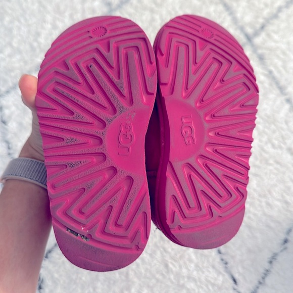 UGG classic boots - toddler size 10 - pink - Picture 5 of 6